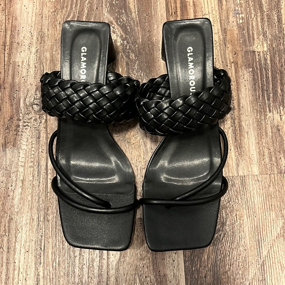 NWOT Glamorous size 6 black heeled sandals.